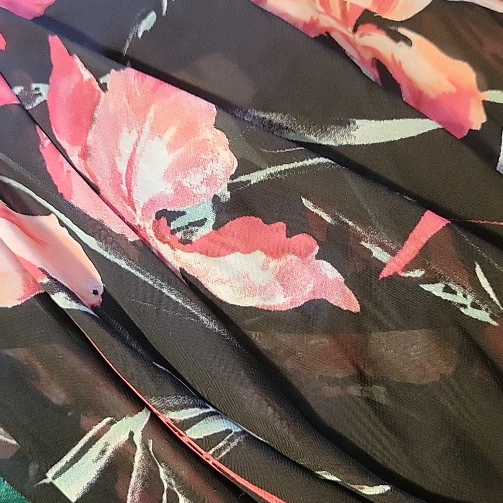 Hi low floral romper - Picture 4 of 4